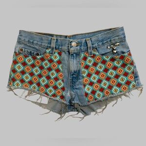 Levi’s 518 Superlow Bootcut Jean Shorts Medium Wash Women Juniors Size 5.